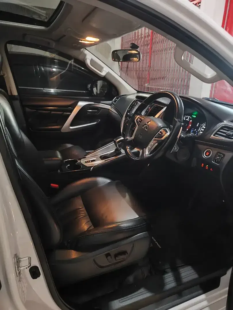 Mitsubishi pajero sport dakar 2019 automatic - Image 7 of 9