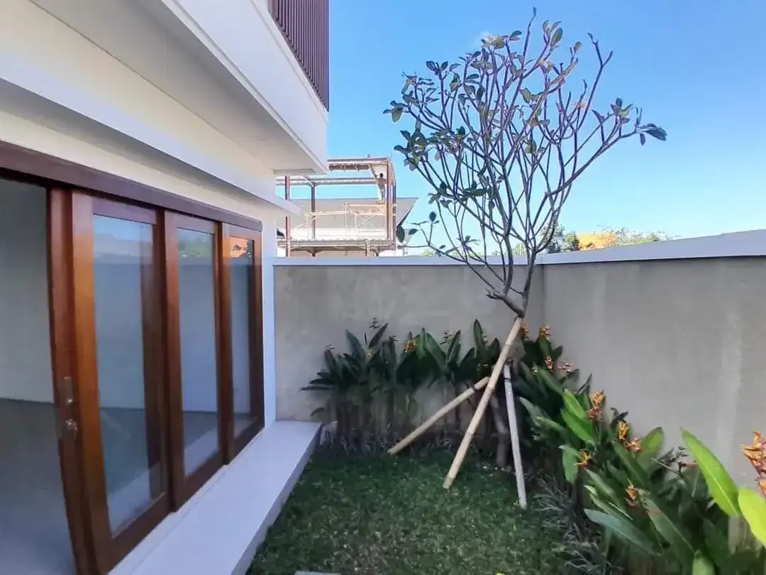 VILLA 3 BR FURNISHED KONDISI BARU LOKASI DEKAT PANTAI UNGASAN BALI - Image 7 of 10
