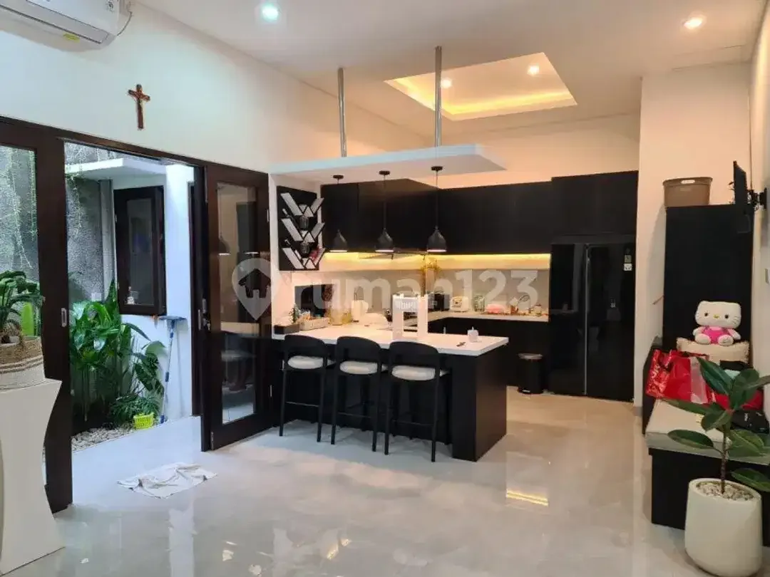 Dijual Cepat Rumah Modern Minimalis di Taman Griya Jimbaran - Image 7 of 10