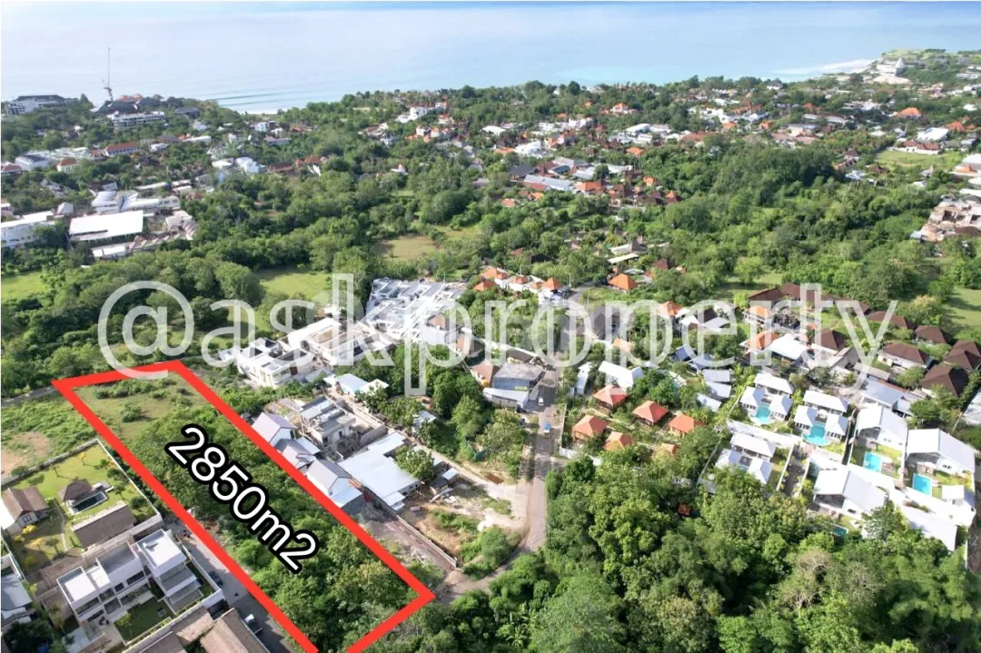 Dijual Tanah View Laut Area Komersial Dekat Bingin Beach Pecatu Bali - Image 1 of 4