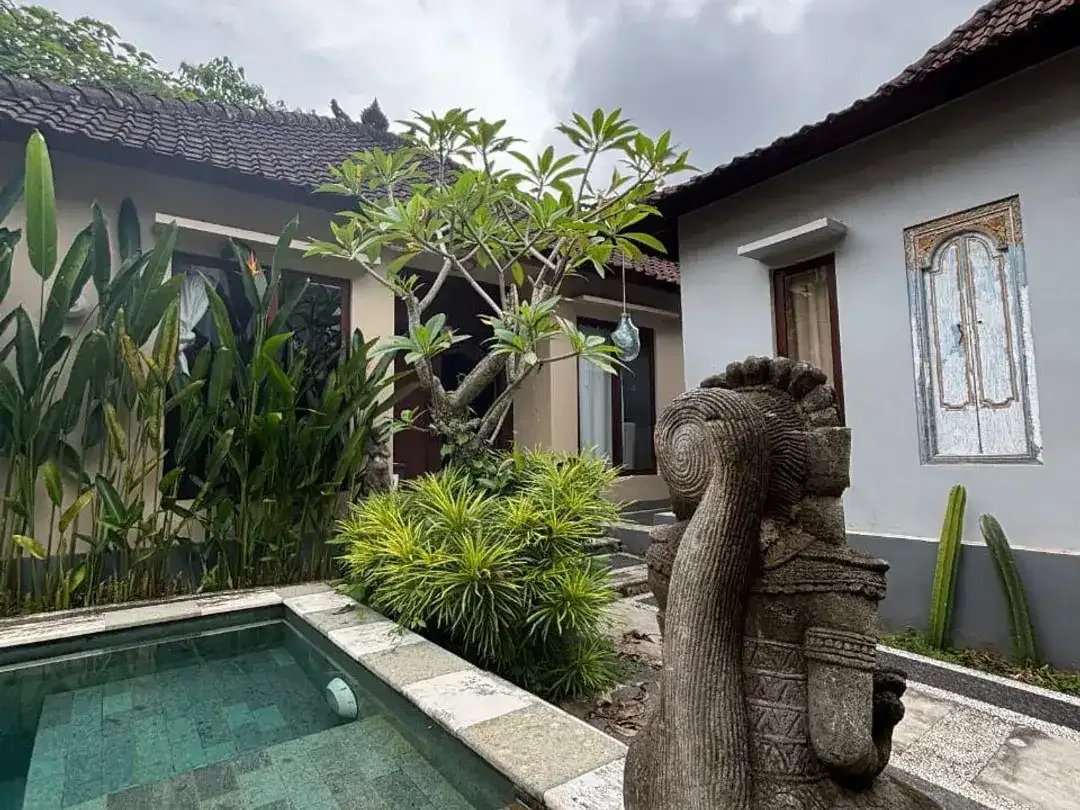 Villa For Rent Yearly - Jalan Raya Sanggingan - Image 1 of 5
