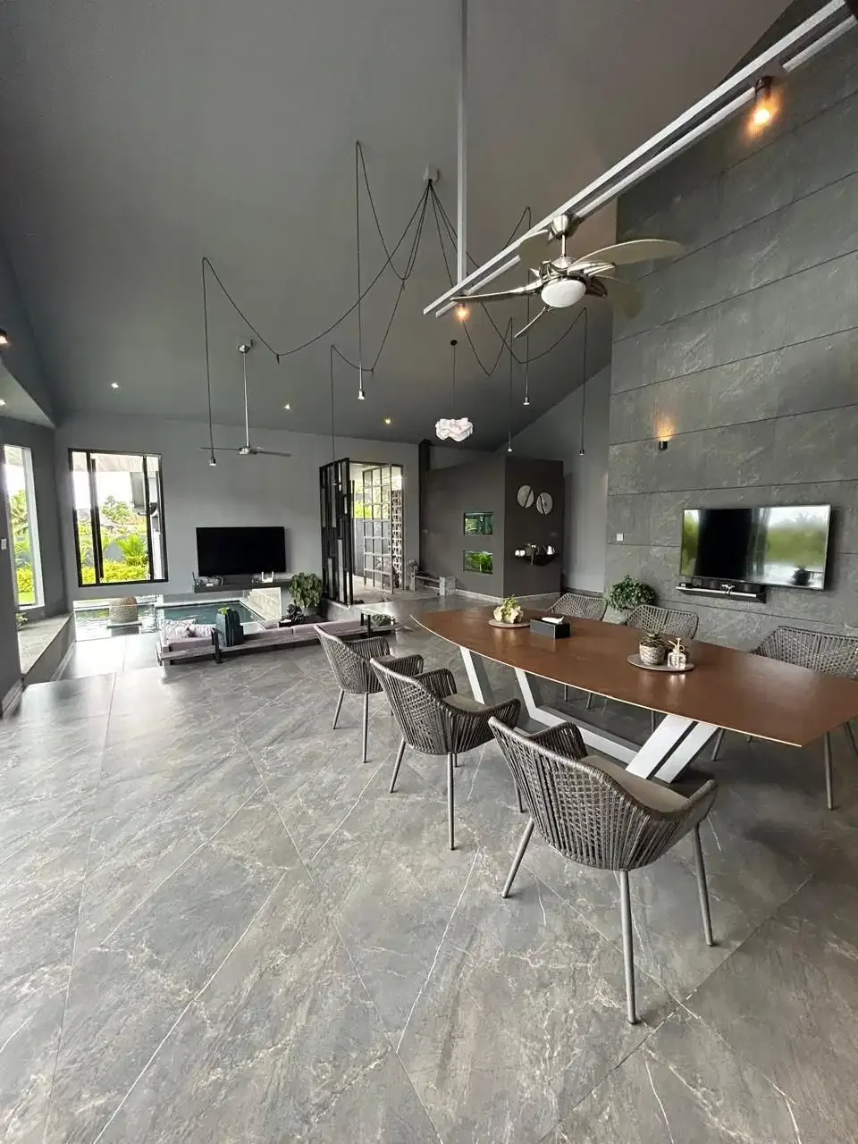 JUAL VILLA MEWAH MODERN DI UBUD FULLY FURNISHED - Image 5 of 10