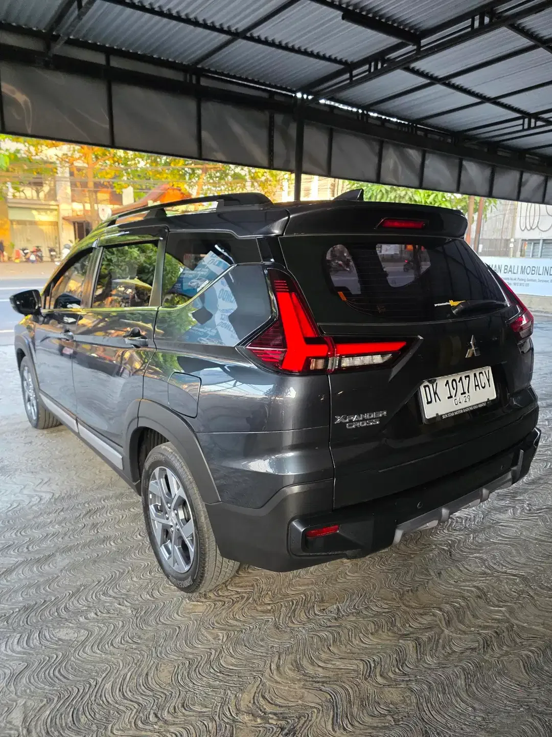 Xpander Cross 2024 Automatic Asli Bali Low Km - Image 4 of 8