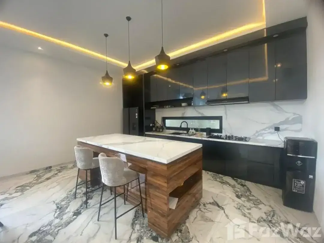 4 Bedroom Villa for sale in Kerobokan, Bali - Image 3 of 10