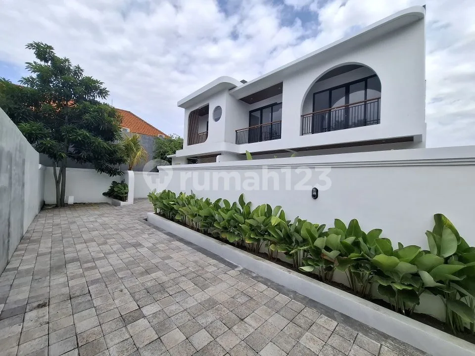 Brand New Villa Jl Pantai Berawa For Little Family - Image 1 of 4