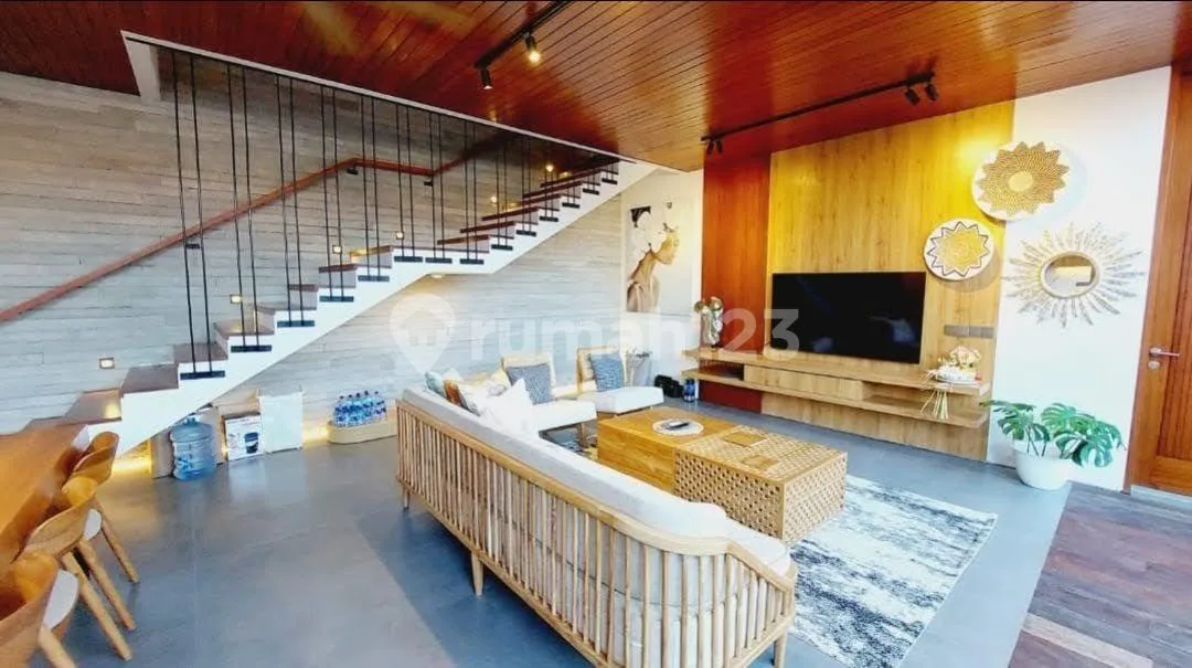 Villa Baru Mewah Lengkap Lokasi Strategis di Seminyak - Image 2 of 4