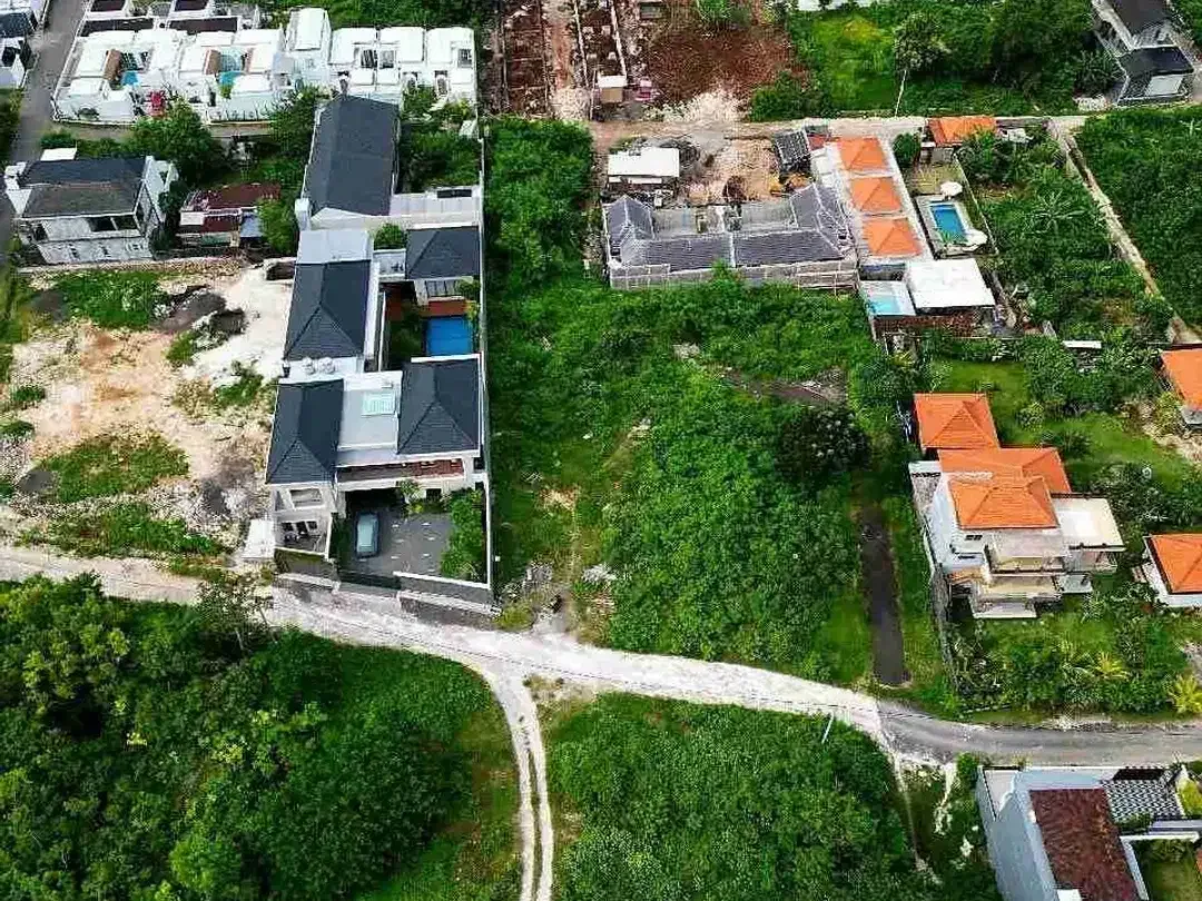 TANAH LOKASI PERDANA DI UNGASAN / Jln. Toyaning II dengan villa mewah - Image 4 of 4