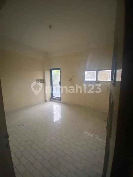 Ruko 4 Lantai Strategis Dijual di Tabanan, Sebelah Bca Gajah Mada - Image 2 of 4