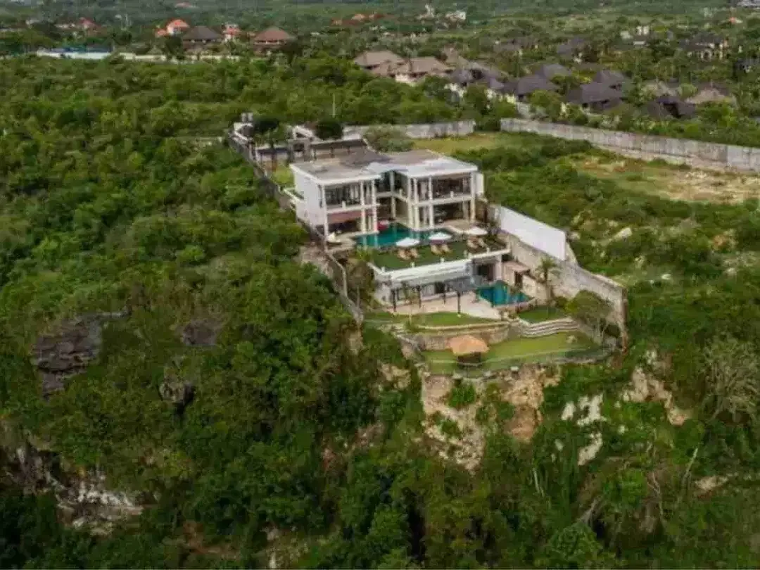 Villa Mewah di Bibir Tebing Kawasan Elite Ungasan - Image 7 of 10