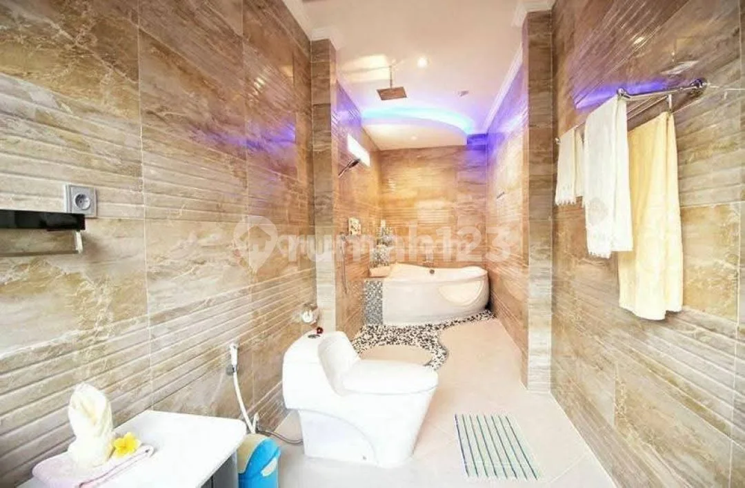 Villa Cantik 3 Kamar Di Berawa Lokasi Premium & Siap Huni Vila Di Canggu - Image 4 of 4