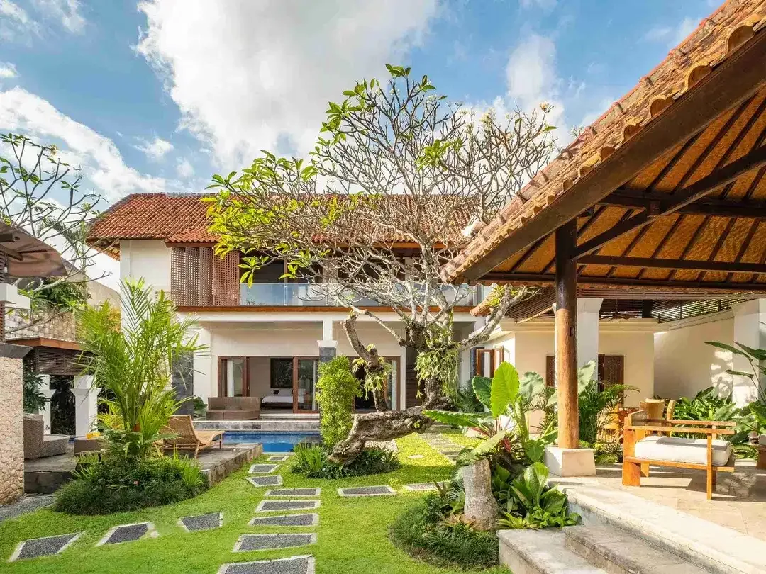 Villa Siap Huni 2 Lantai di Umalas 4+1BR - Image 10 of 10