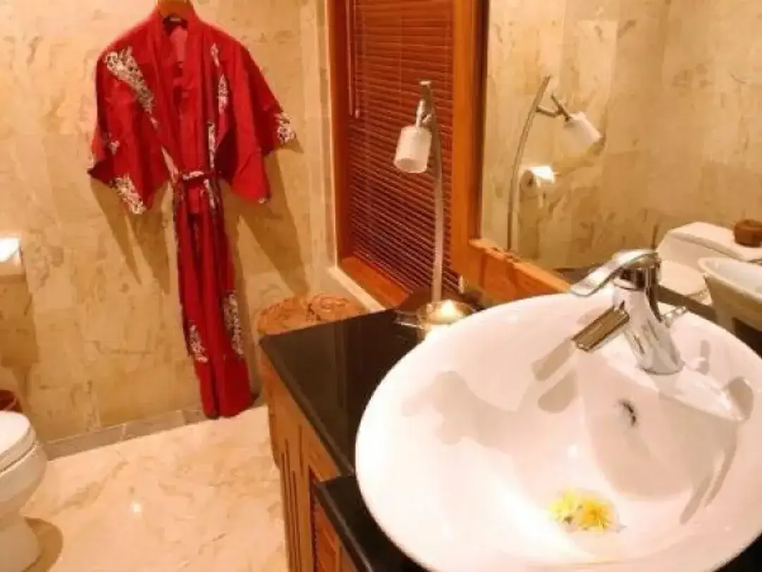 VILLA 4BR FULLY FURNISHED DI UNGASAN – FOR RENT / SALE - Image 9 of 10