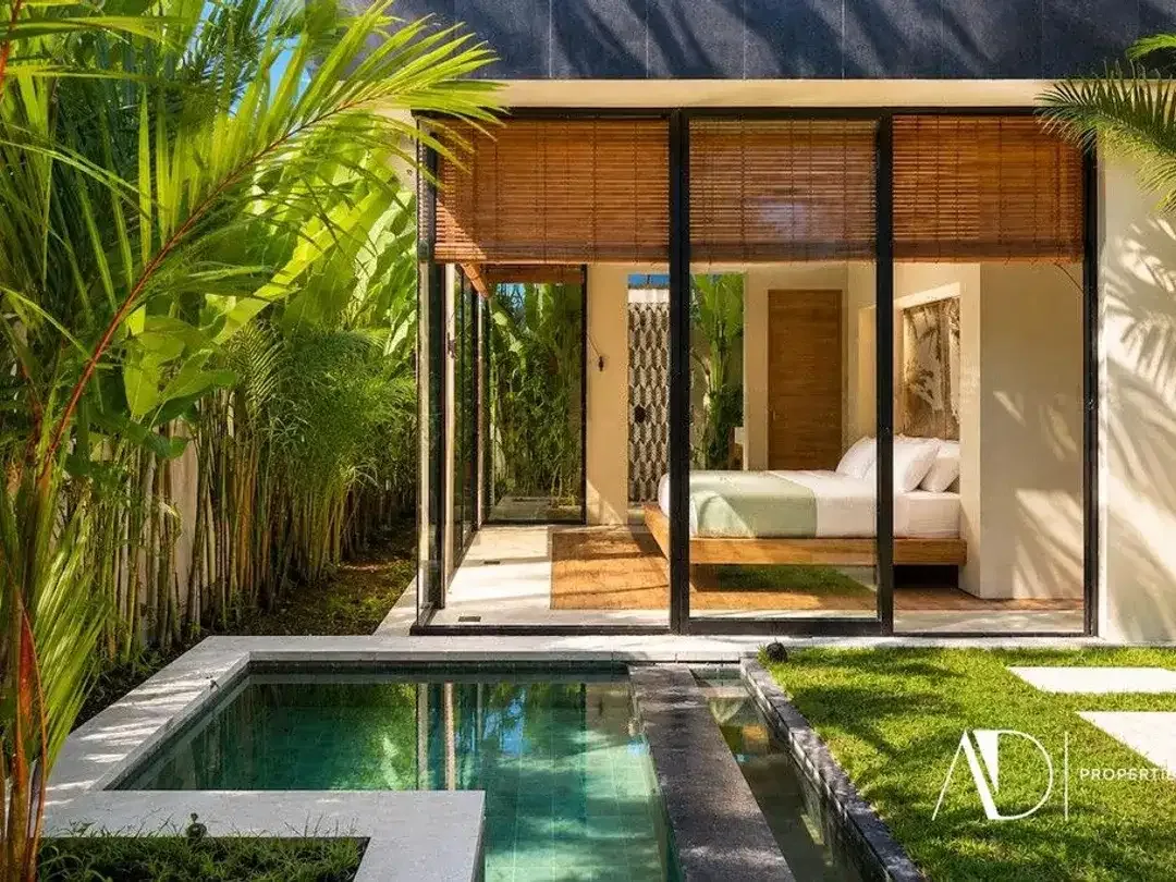 LEASEHOLD | CONTEMPORARY TROPICAL 3-BEDROOM VILLA NEAR SESEH BEACH - Image 5 of 10