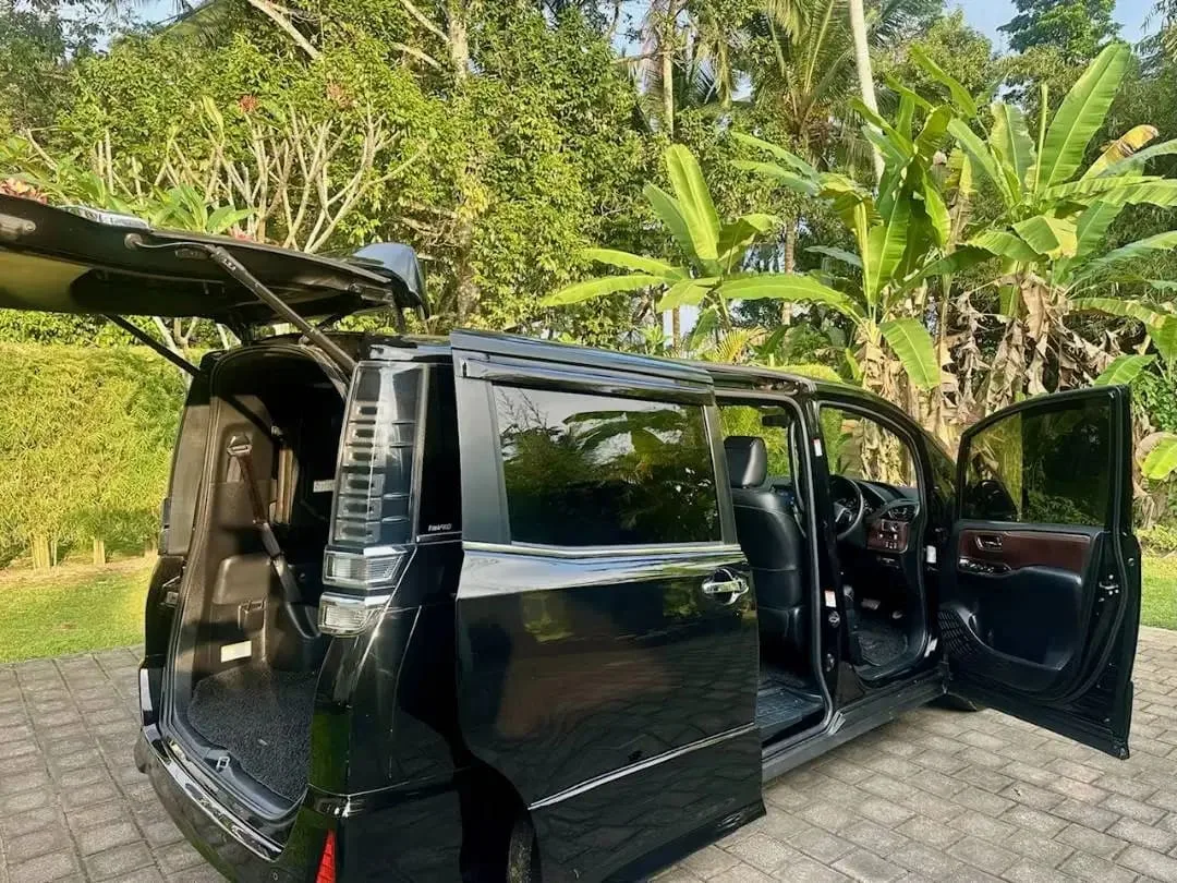 TOYOTA VOXY 2020 - Image 9 of 10