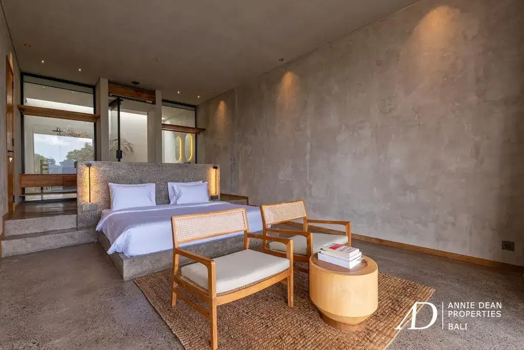 LEASEHOLD | MODERN VILLA WITH RICE FIELD VIEWS IN TUMBAK BAYUH - Image 8 of 10