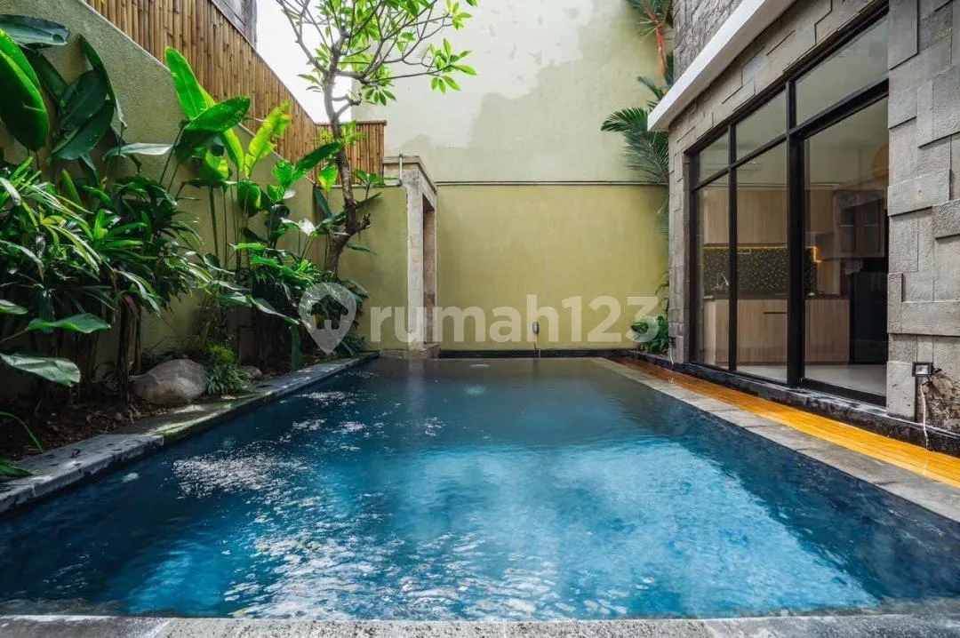 Villa dengan Fasilitas Lengkap Lokasi Strategis di Kerobokan - Image 3 of 4
