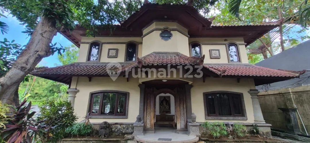 Freehold - Authentic Bali Architecture Villa In Umalas - Spacious Property With Pool, Bali - Image 1 of 4