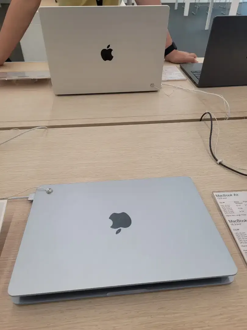 Promo MacBook M5 cicilan ringan tanpa DP tanpa biaya admin - Image 2 of 4