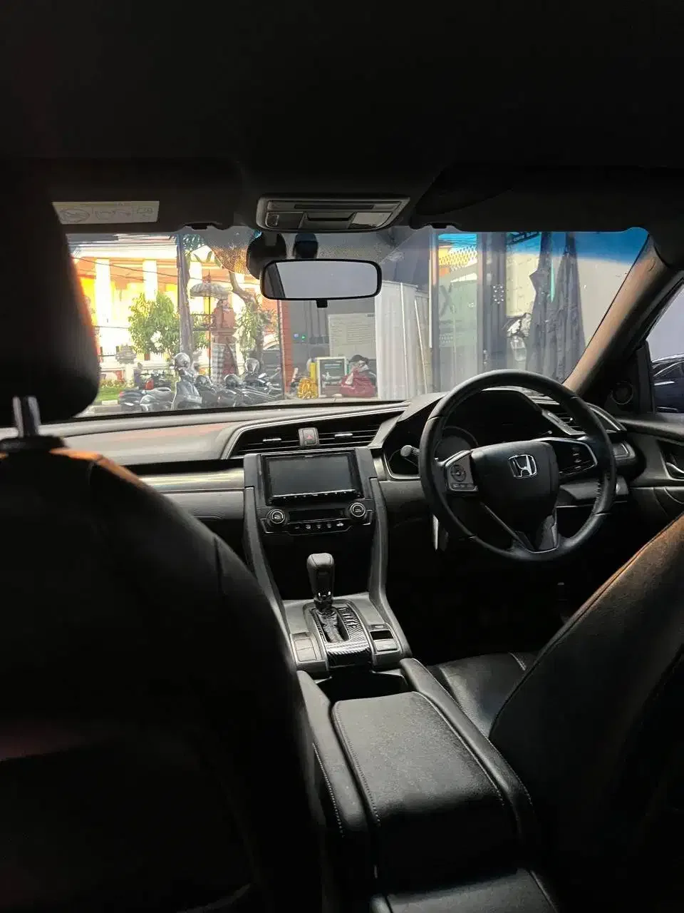 HONDA CIVIC TURBO 2018 HITAM AT ASLI BALI - Image 9 of 10