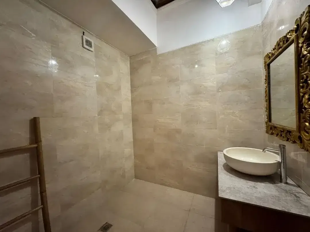DIJUAL CEPAT VILLA MEWAH DI BUMBAK, UMALAS - BALI - Image 2 of 10