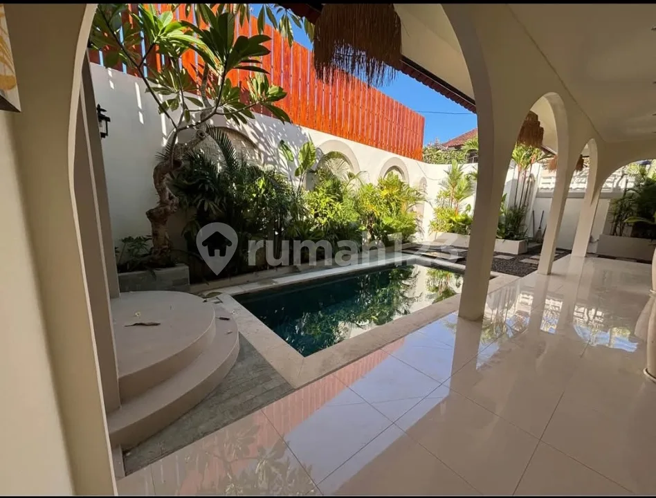 Luxury Villa 2 Br Furnish Strategic Location - Image 3 of 4