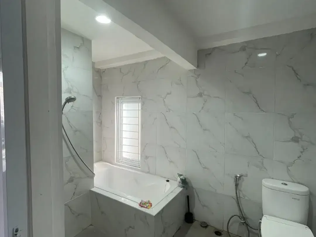 RUMAH MODERN 200 METER DARI BAKED PADONAN CANGGU - Image 7 of 10
