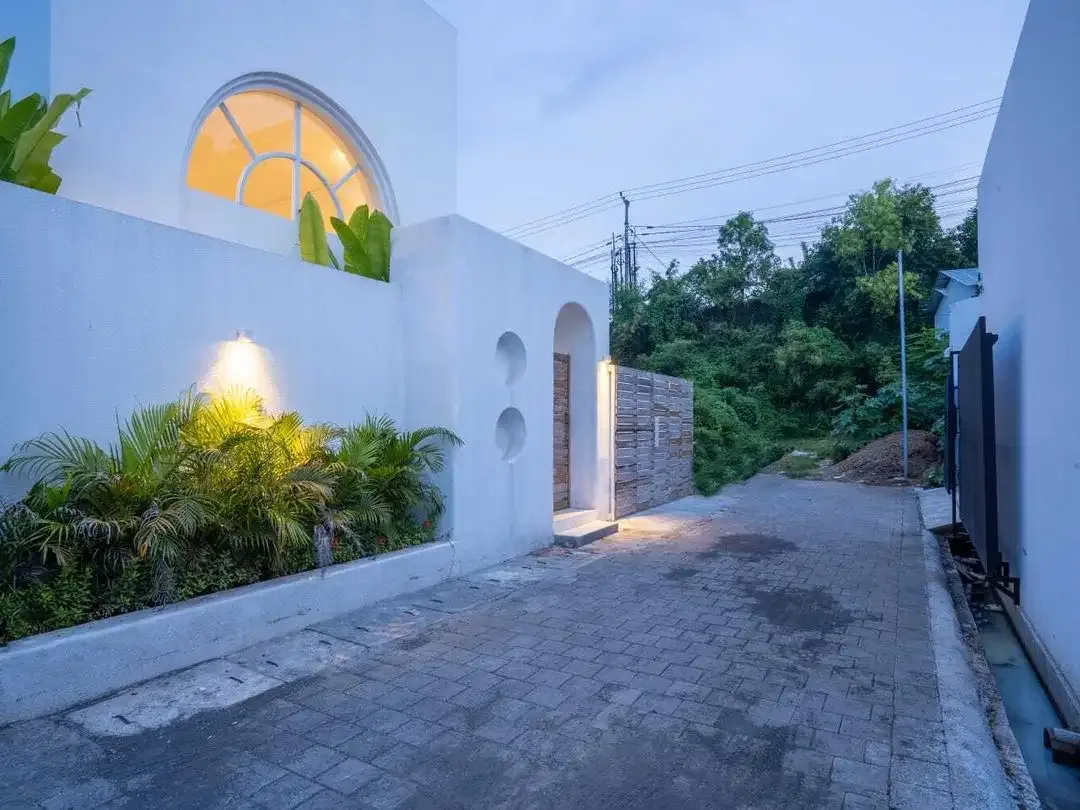 Villa Brand New Central Ungasan dan Dekat Pantai - Image 2 of 10