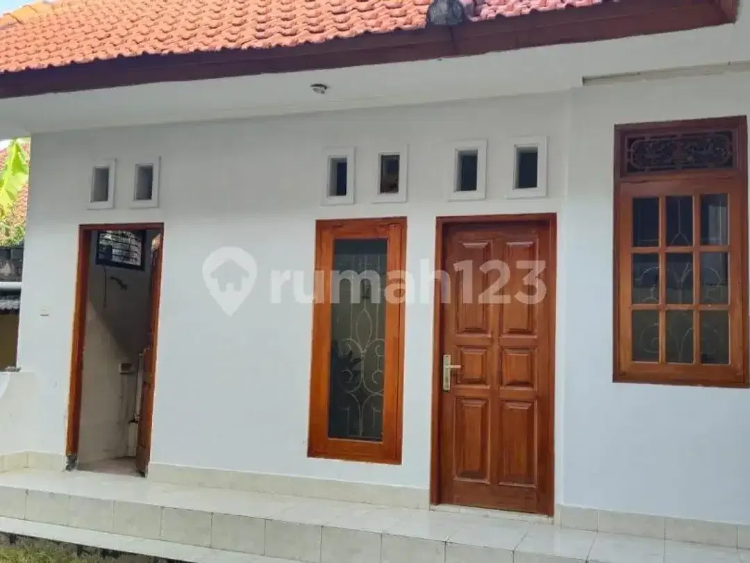 Dijual Rumah Luas 2 Lantai Strategis di Denpasar Utara - Image 9 of 10