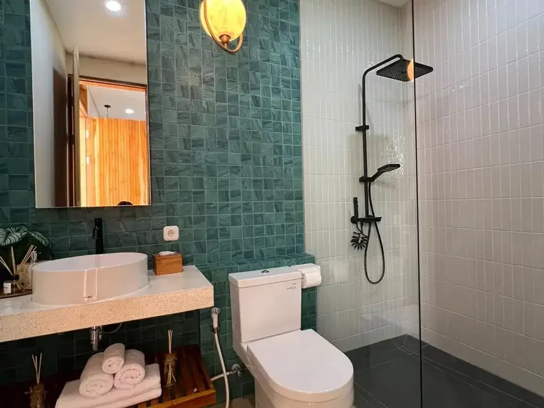 MODERN TROPICAL VILLA FOR SALE - Image 6 of 10