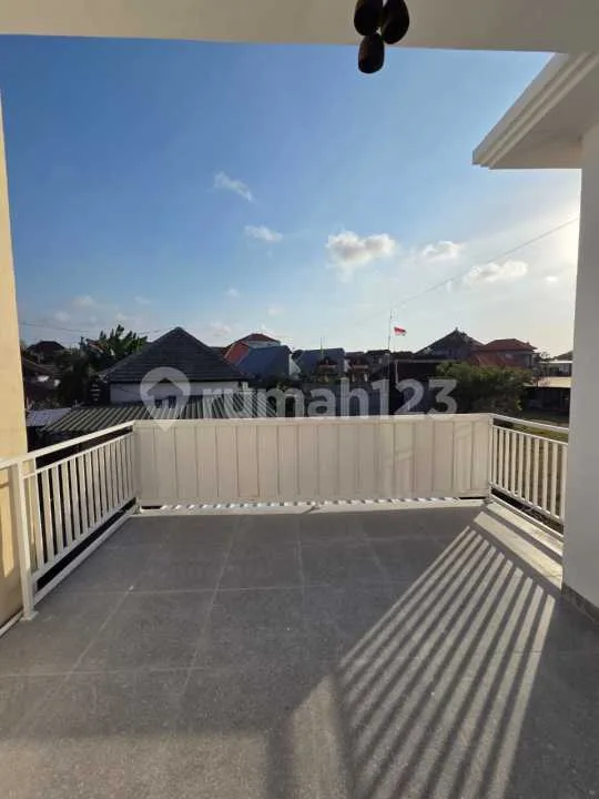 Hunian Minimalis Modern di Kawasan Premium Dekat Pantai Jimbaran - Image 1 of 4