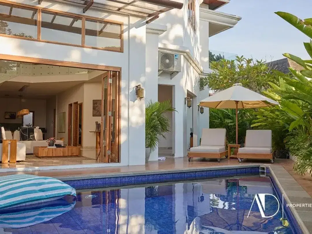FREEHOLD | MODERN 5-BEDROOM LUXURY VILLA IN SEMINYAK - Image 1 of 10