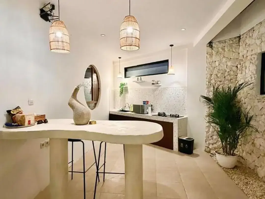 Romantic Villa 2 Lantai Fully Furnished Dijual di Tibubeneng, Canggu - Image 7 of 7