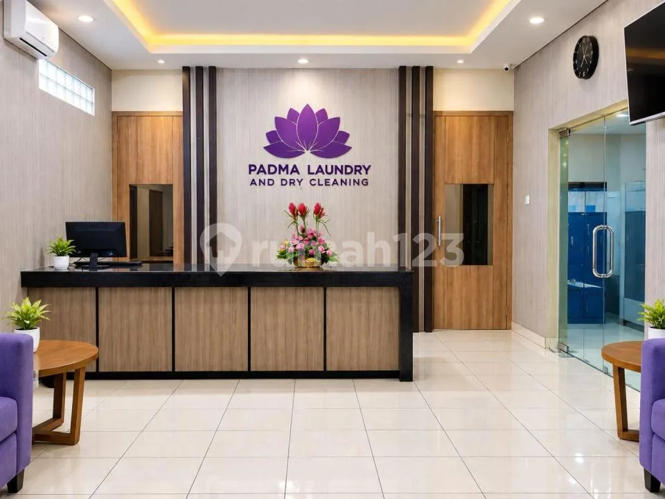 Ruko Besar 3 Lantai di Jl Utama Ahmad Yani - Image 2 of 4