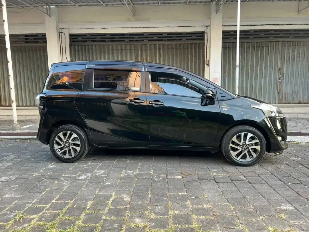 Toyota Sienta v 2017 manual,asli bali - Image 5 of 10