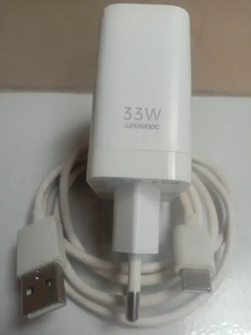 CHARGER BEKAS ASLI BAWAAN OPPO A77s, A57, A96 TIPE C - Image 1 of 2