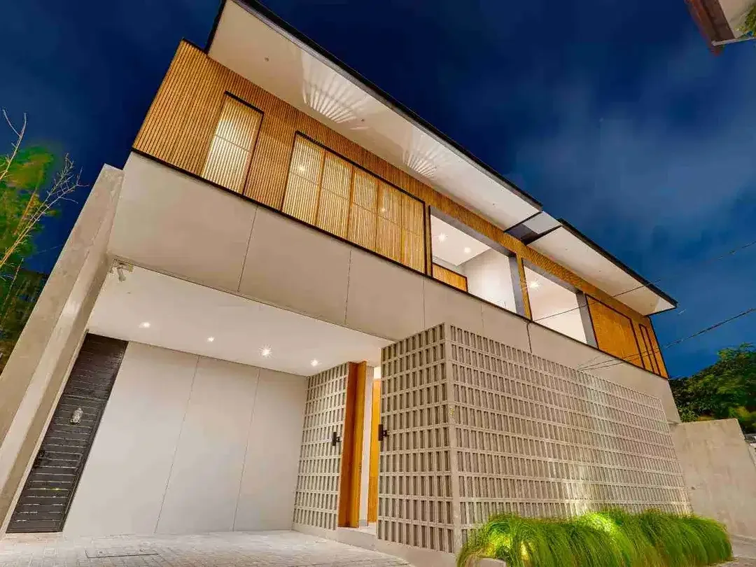 Brand New Luxury Villa 300m ke Pantai Batu Bolong Canggu - Image 1 of 10