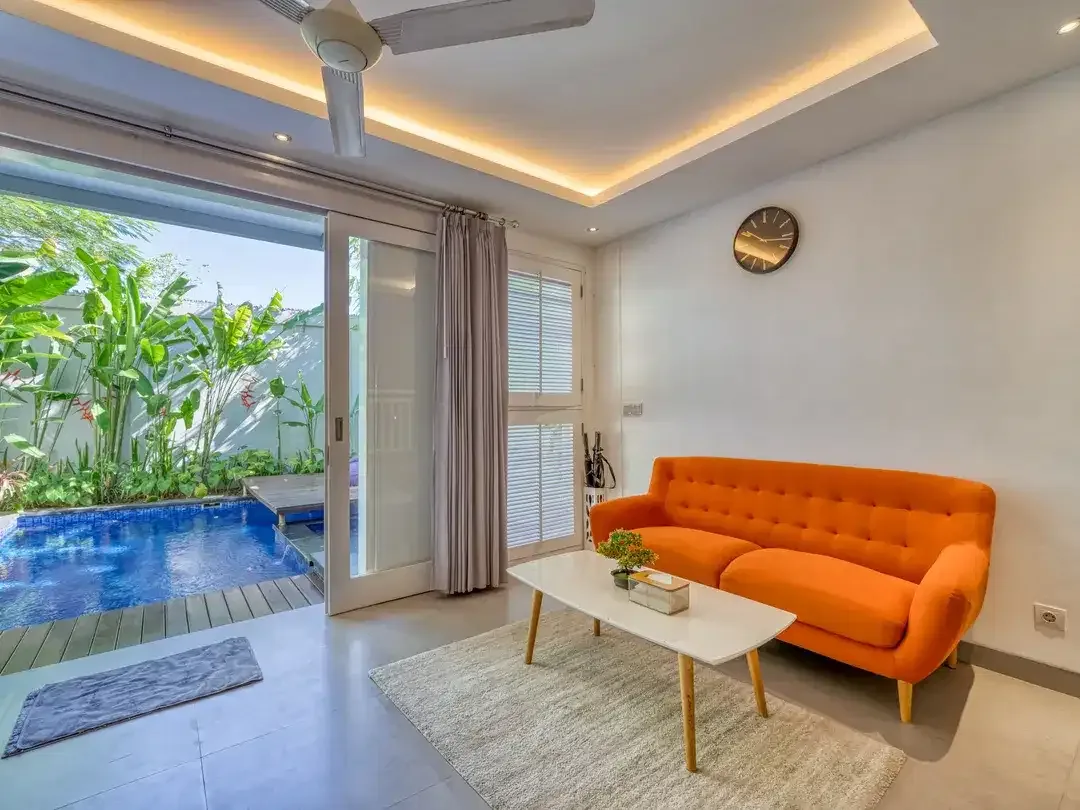 RARE 41 YEAR LEASE until 2067! Modern Industrial 4 Bedrooms Dual-Unit Estate in Prime Sanur - Image 9 of 10