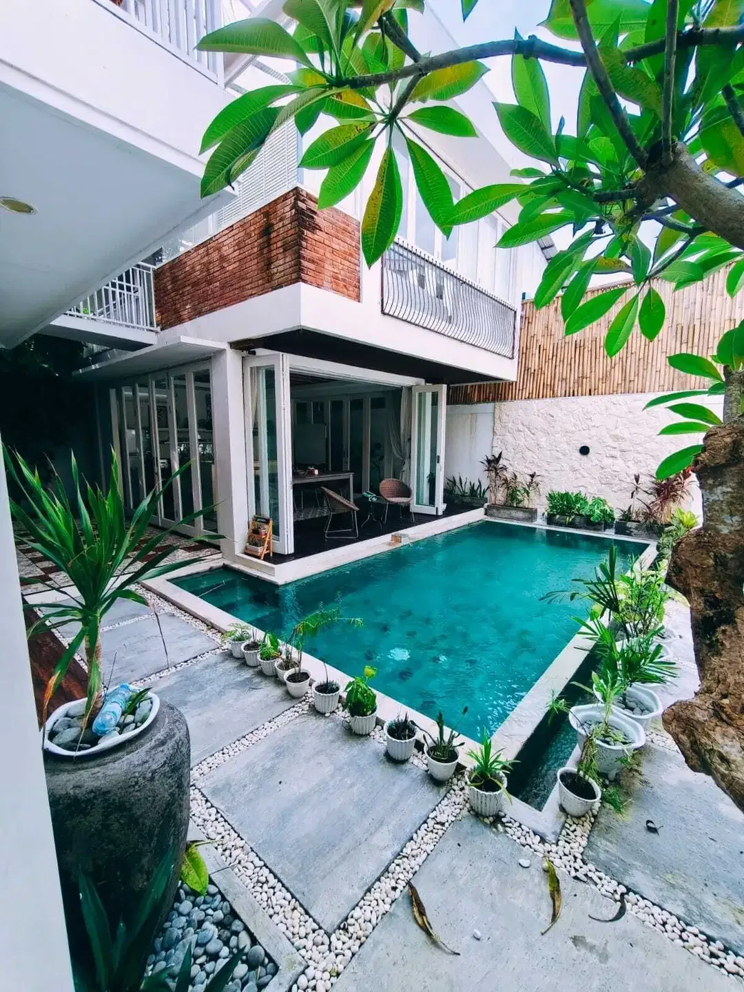 FOR RENT VILLA 3 BR PRIVAT POOL PRIME LOCATION CANGGU - Image 1 of 10