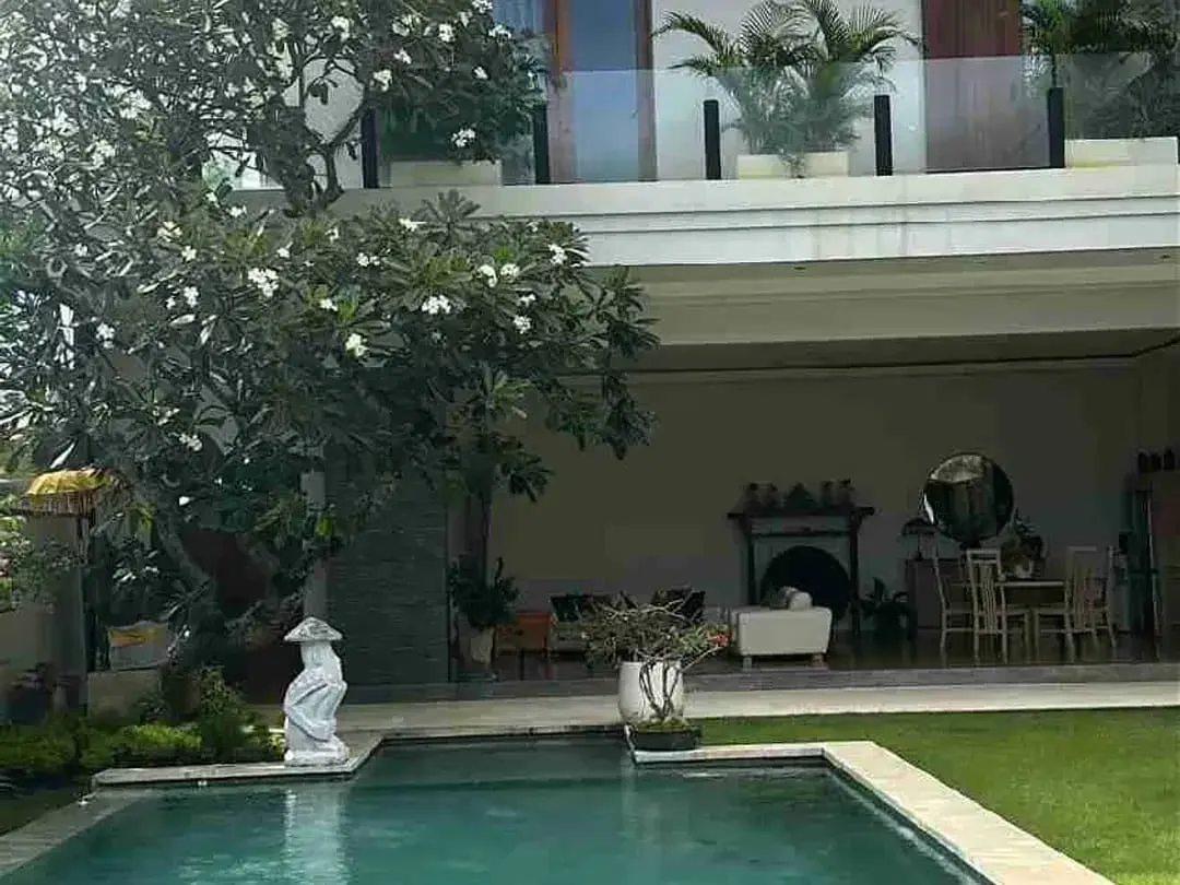 Villa Mewah View Sawah Batu Bolong Canggu 7 Kamar - Image 3 of 10