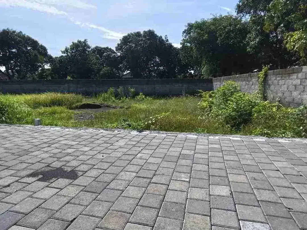 Tanah Luas 3Ara/300m² Zona Kuning Lokasi Jl Batur Sari Sanur area Investasi Usaha atau untuk Hunian.s - Image 1 of 3