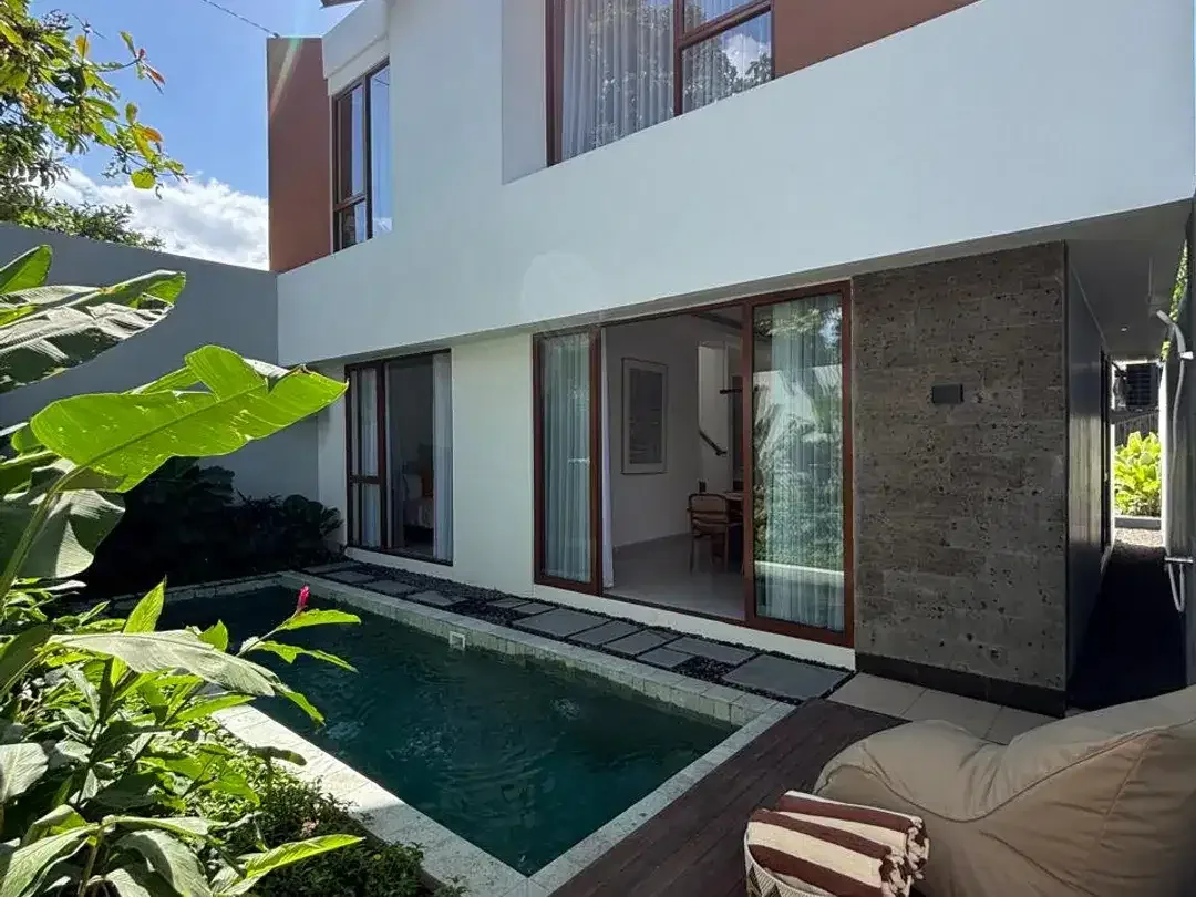 EXCLUSIVE LUXURY VILLA IN PRIME SANUR AREA - Image 3 of 10
