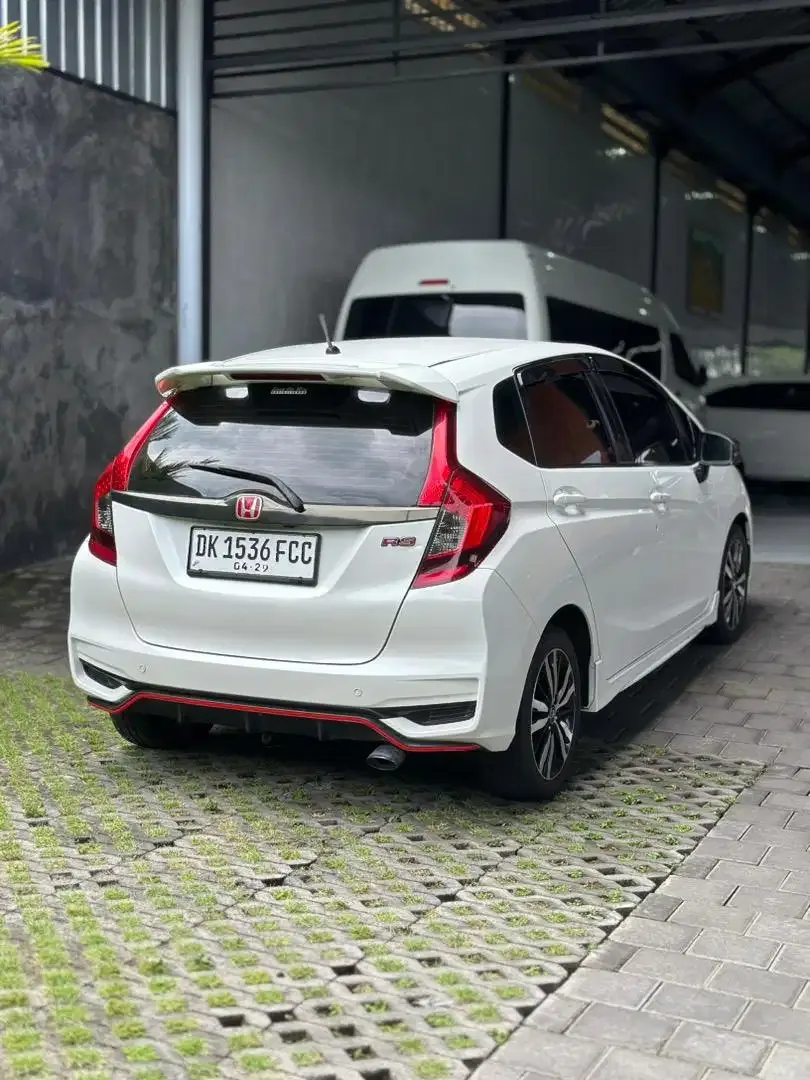 JAZZ RS 2018 FACELIFT MATIC LOW KM - Image 3 of 10