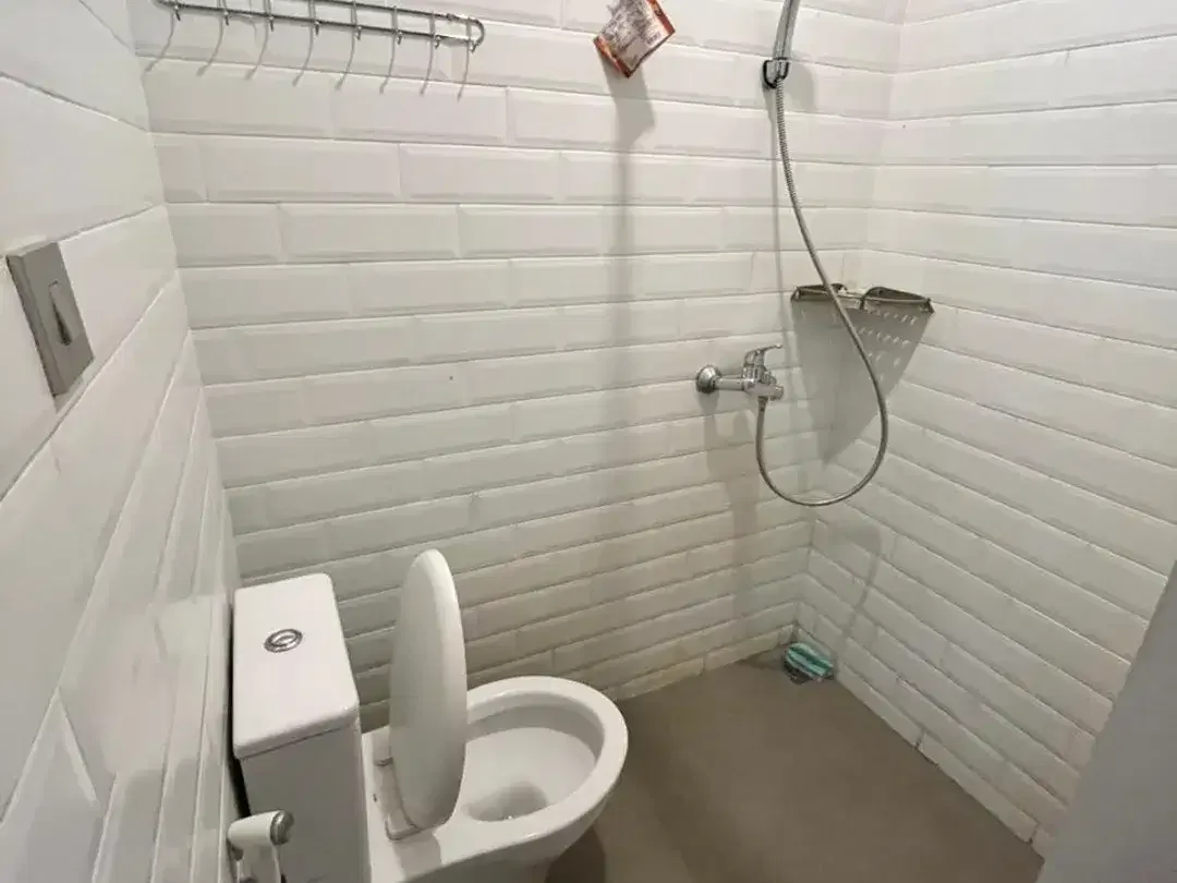 FOR RENT HUNIAN BAGUS 3 BR KAWASAN CLUSTER WITH CLUB HOUSE JIMBARAN - Image 3 of 10