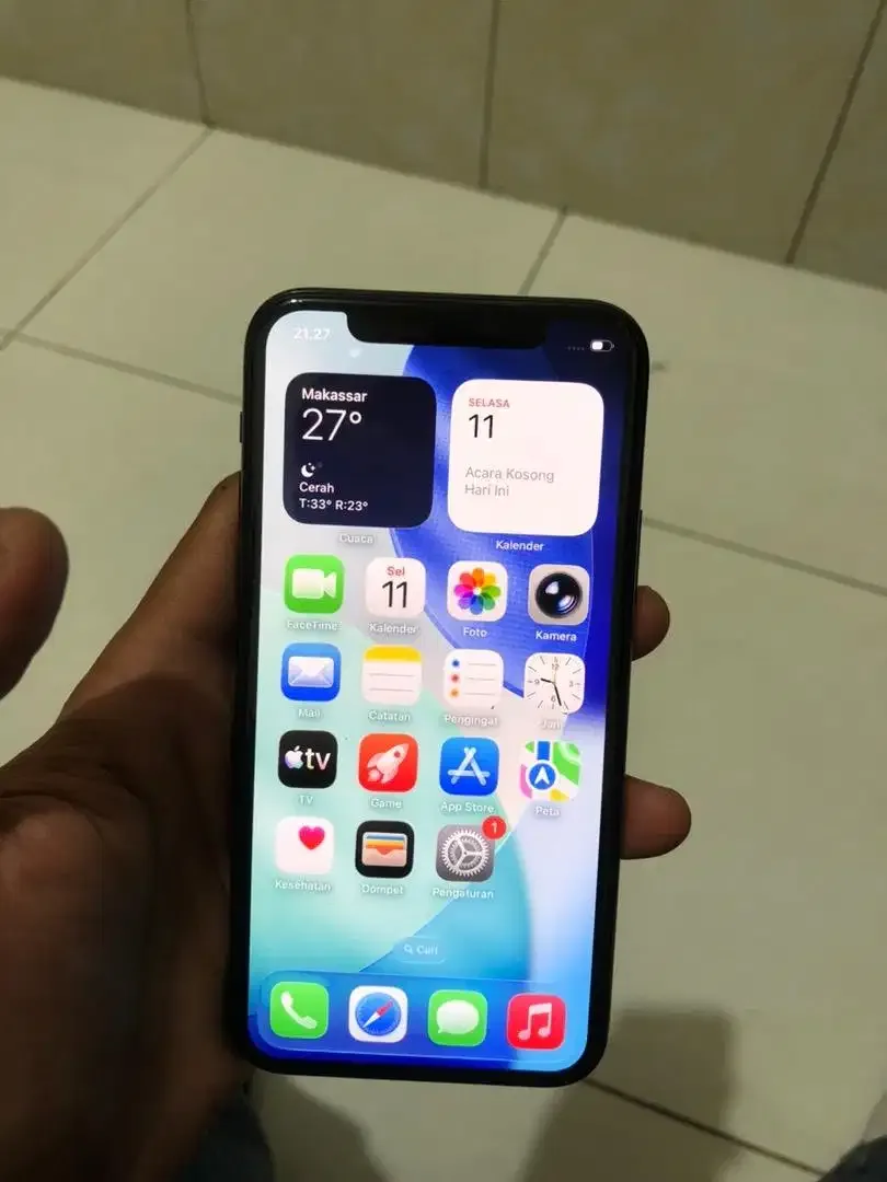 iphone 11 pro 64gb - Image 1 of 6