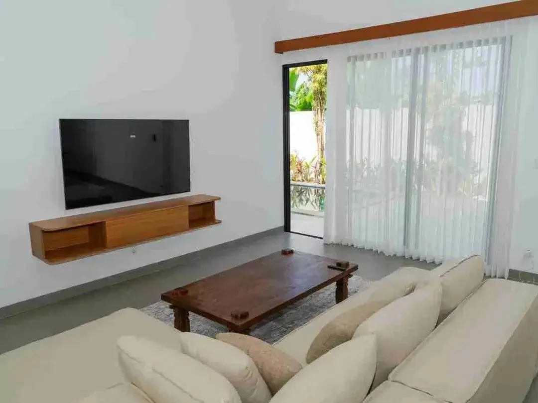 L E A S E H O L D. Tropical Modern 2 Bedroom Spacious Villa in Padonan Canggu - Image 5 of 10