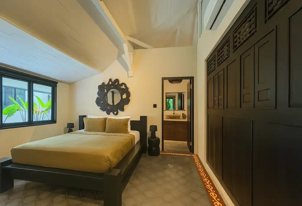 LEASEHOLD | TROPICAL JOGLO 3 BEDROOM VILLA WITH ICONIC ARCHITECTURE IN CEMAGI - Image 8 of 10
