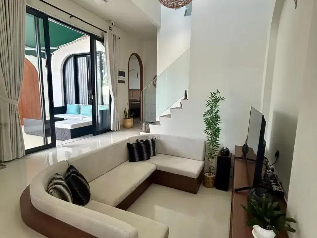 Dijual vila mewah bangunan baru furnished siap huni di Jalan Dharmawangsa Nusa Dua Bali - Image 2 of 10