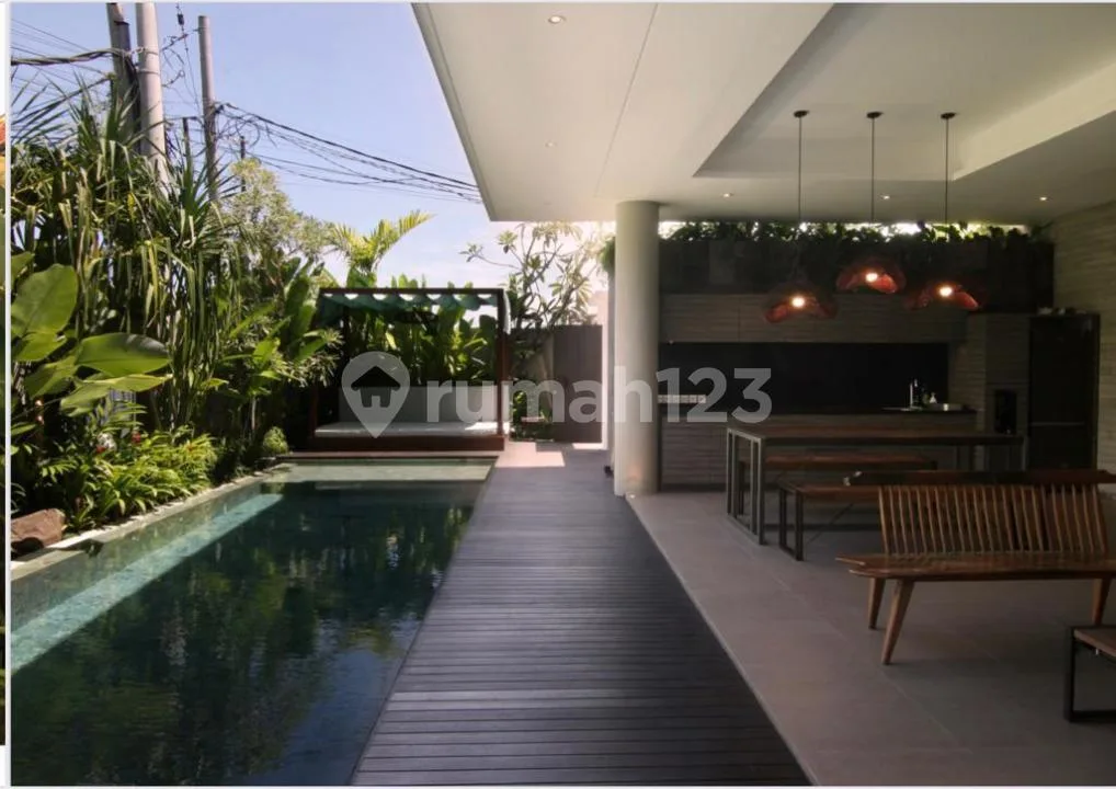3 Bedrooms Villa Petitenget Seminyak - Dekat Pantai - Image 2 of 4