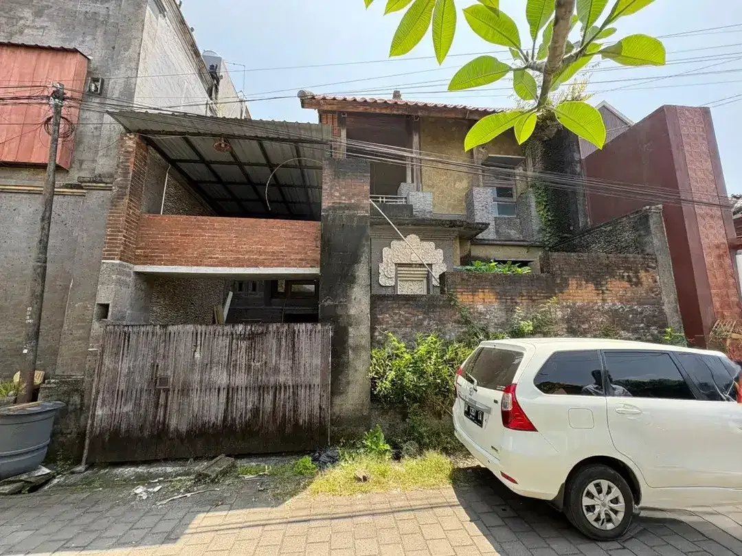Rumah Dijual di Sesetan – 3 Lantai, Dalam Kawasan Perumahan - Image 1 of 7