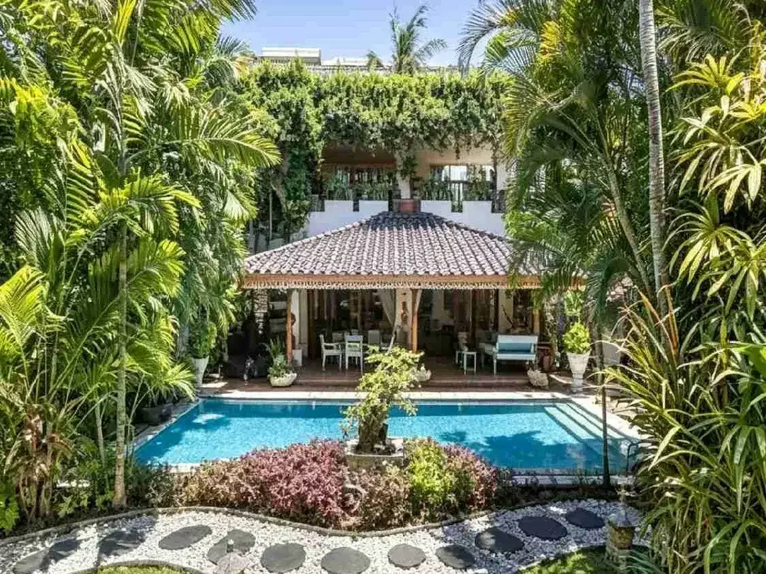 DIJUAL VILLA TRADISIONAL TROPIKAL, SEMINYAK, BALI - Image 8 of 10